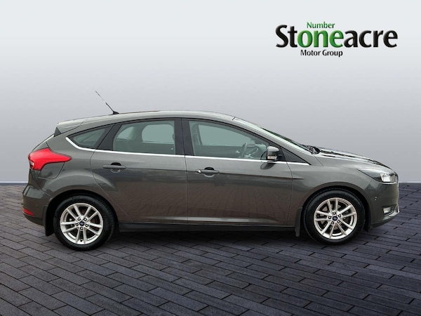 Used Ford Focus 2016 for sale - 76240105: Photo 2