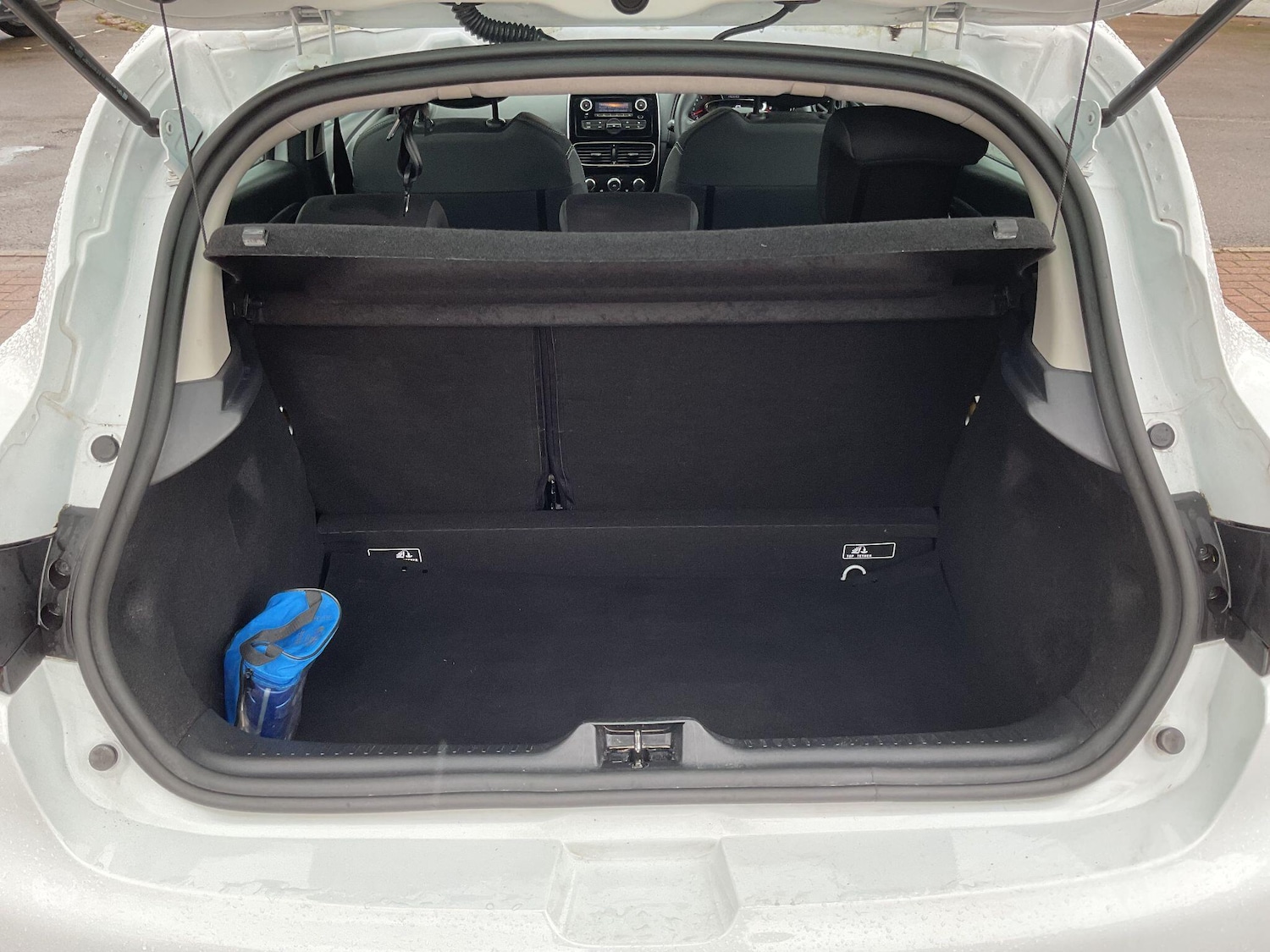 Used Renault Clio for sale - 76360122: Photo 12