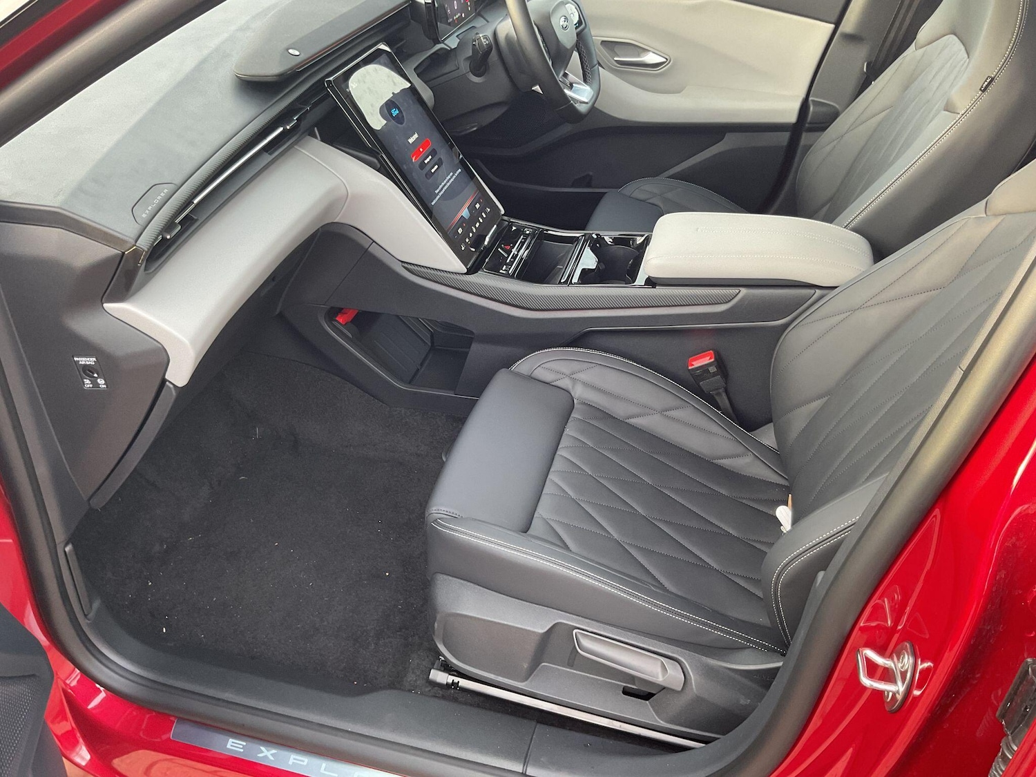 Used Ford Explorer 2025 for sale - 76388832: Photo 15