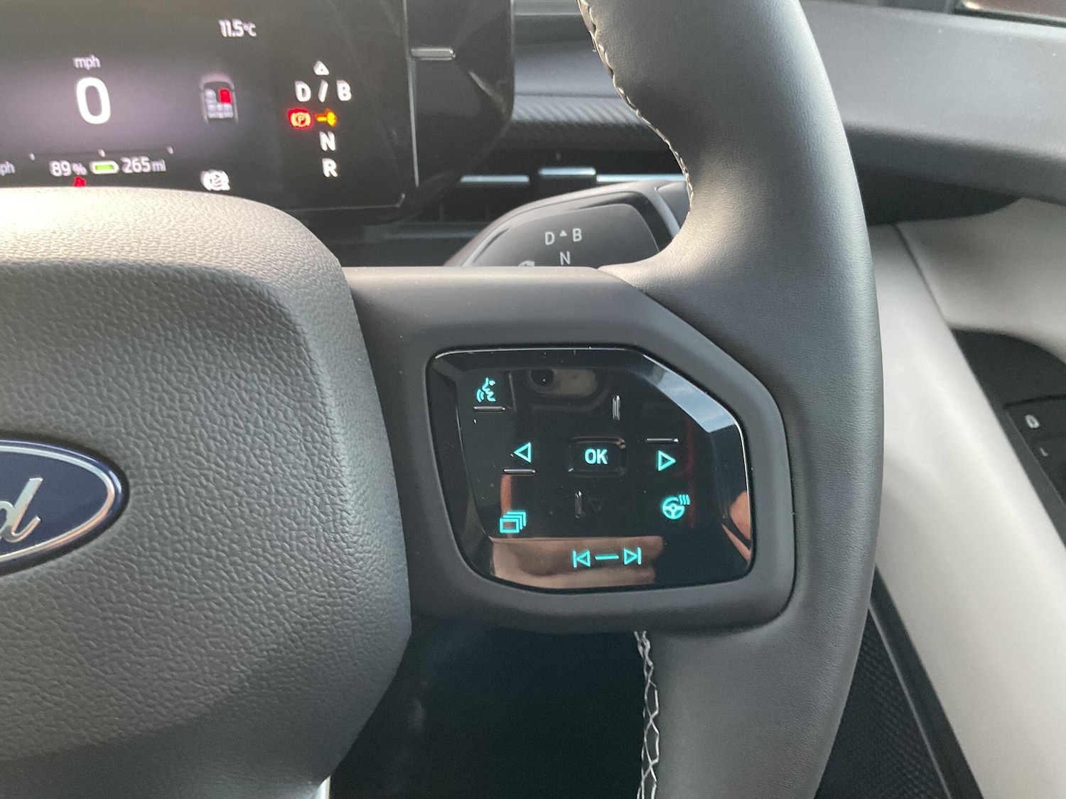 Used Ford Explorer 2025 for sale - 76388832: Photo 18