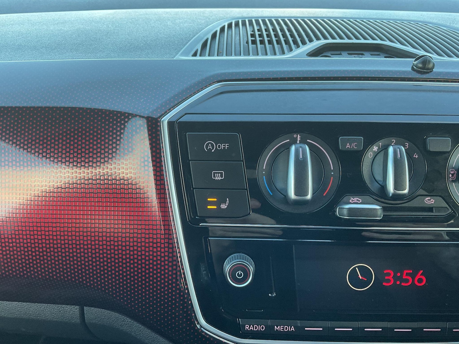 Used Volkswagen up! 2019 for sale - 76688636: Photo 16