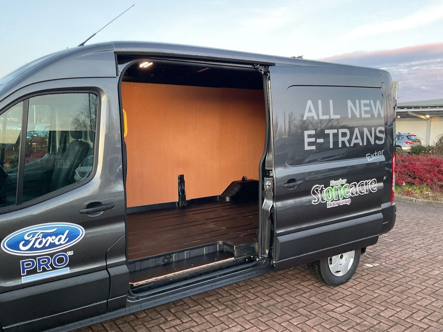 Used Ford E-Transit 2025 for sale - 76926557: Photo 12