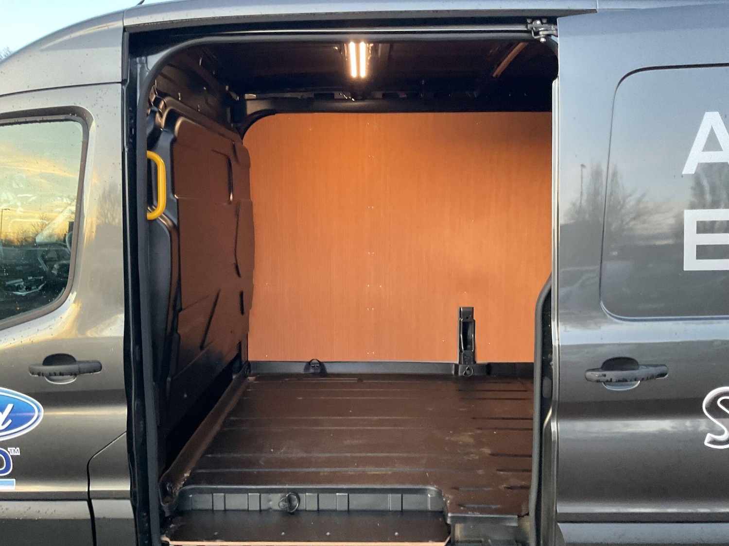 Used Ford E-Transit 2025 for sale - 76926557: Photo 13