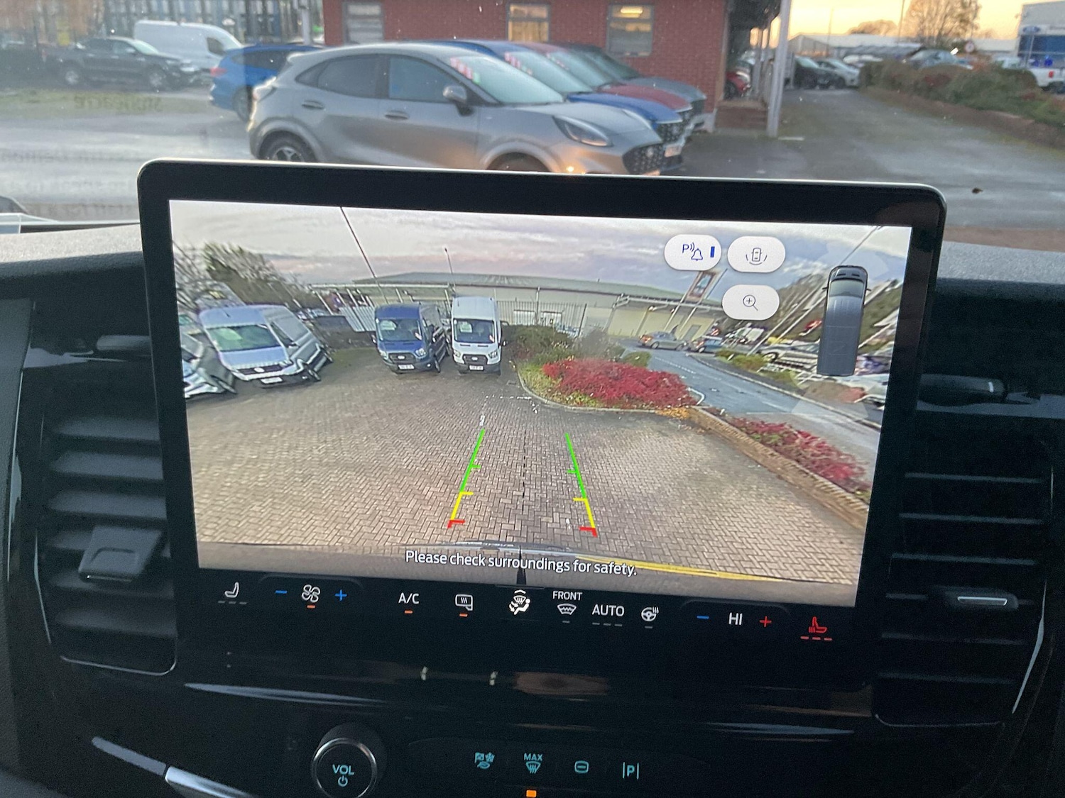 Used Ford E-Transit 2025 for sale - 76926557: Photo 18