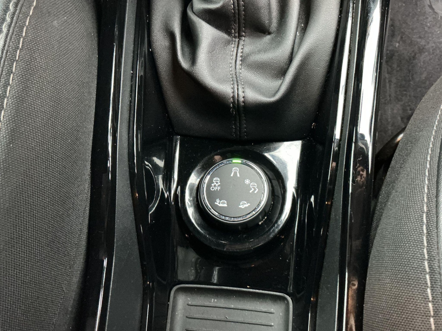 Used Peugeot 2008 2016 for sale - 77538251: Photo 20