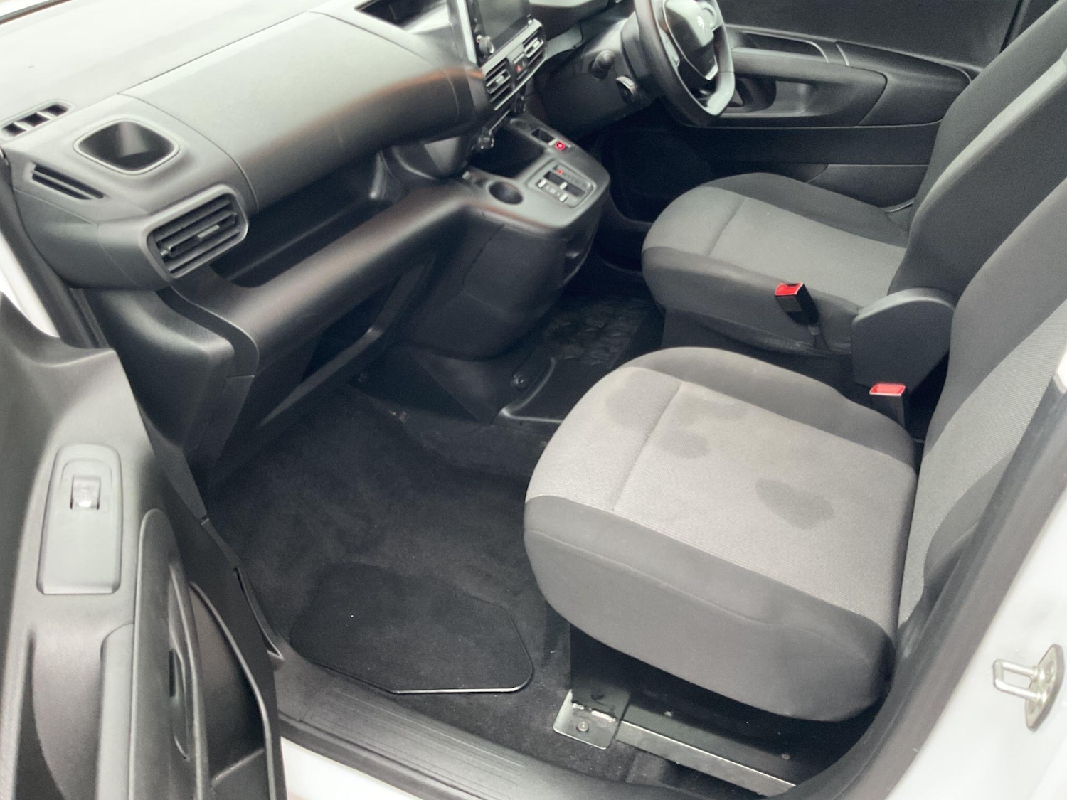 Used Peugeot Partner 2023 for sale - 76765431: Photo 9