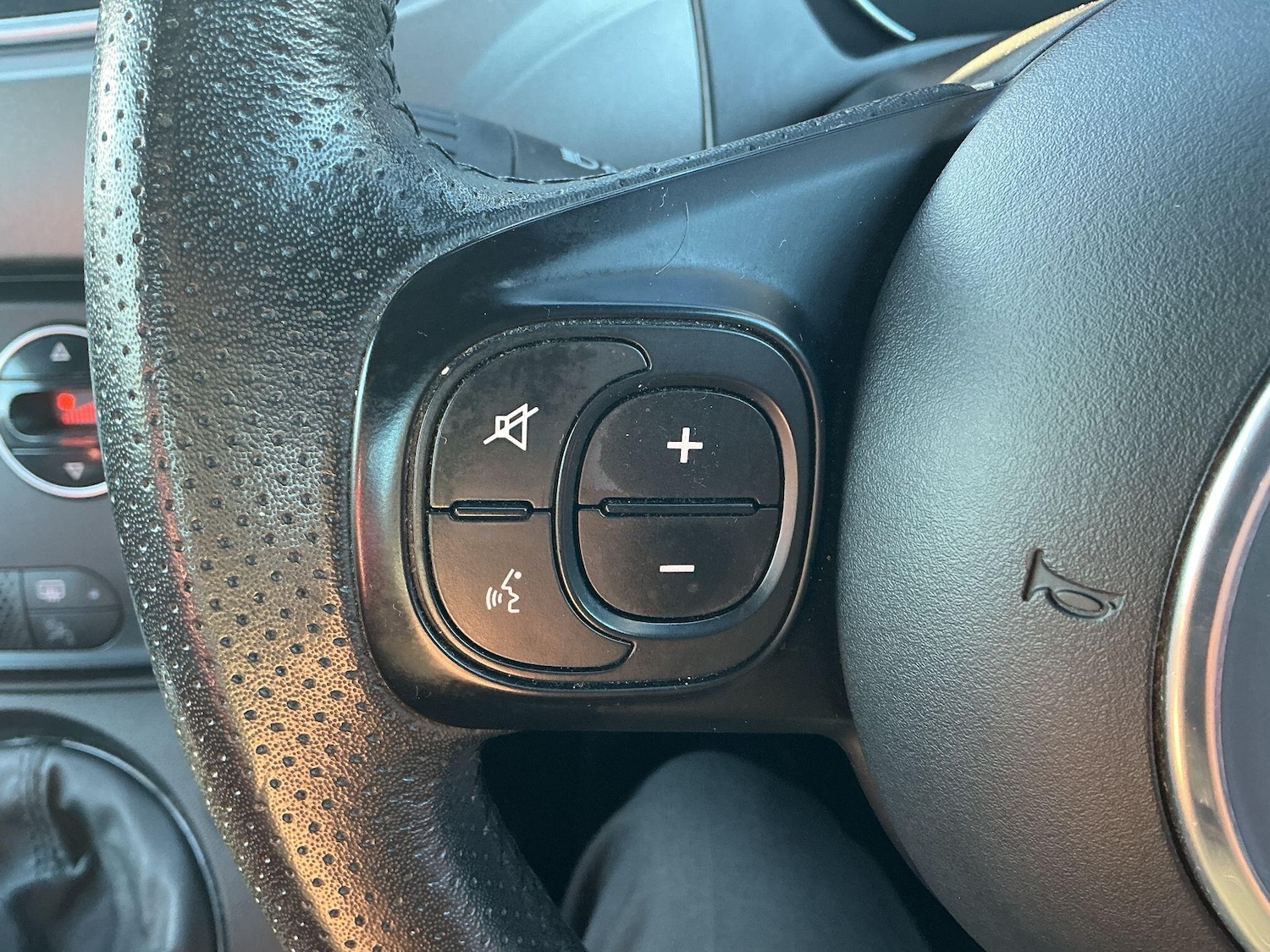 Used Abarth 500 2016 for sale - 77143752: Photo 22