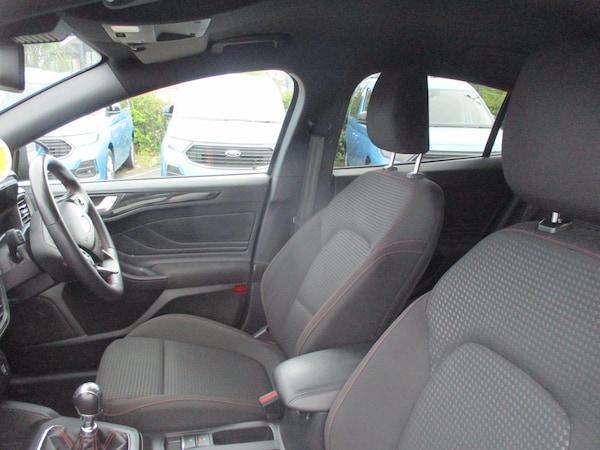 Used Ford Focus 2023 for sale - 75477630: Photo 14