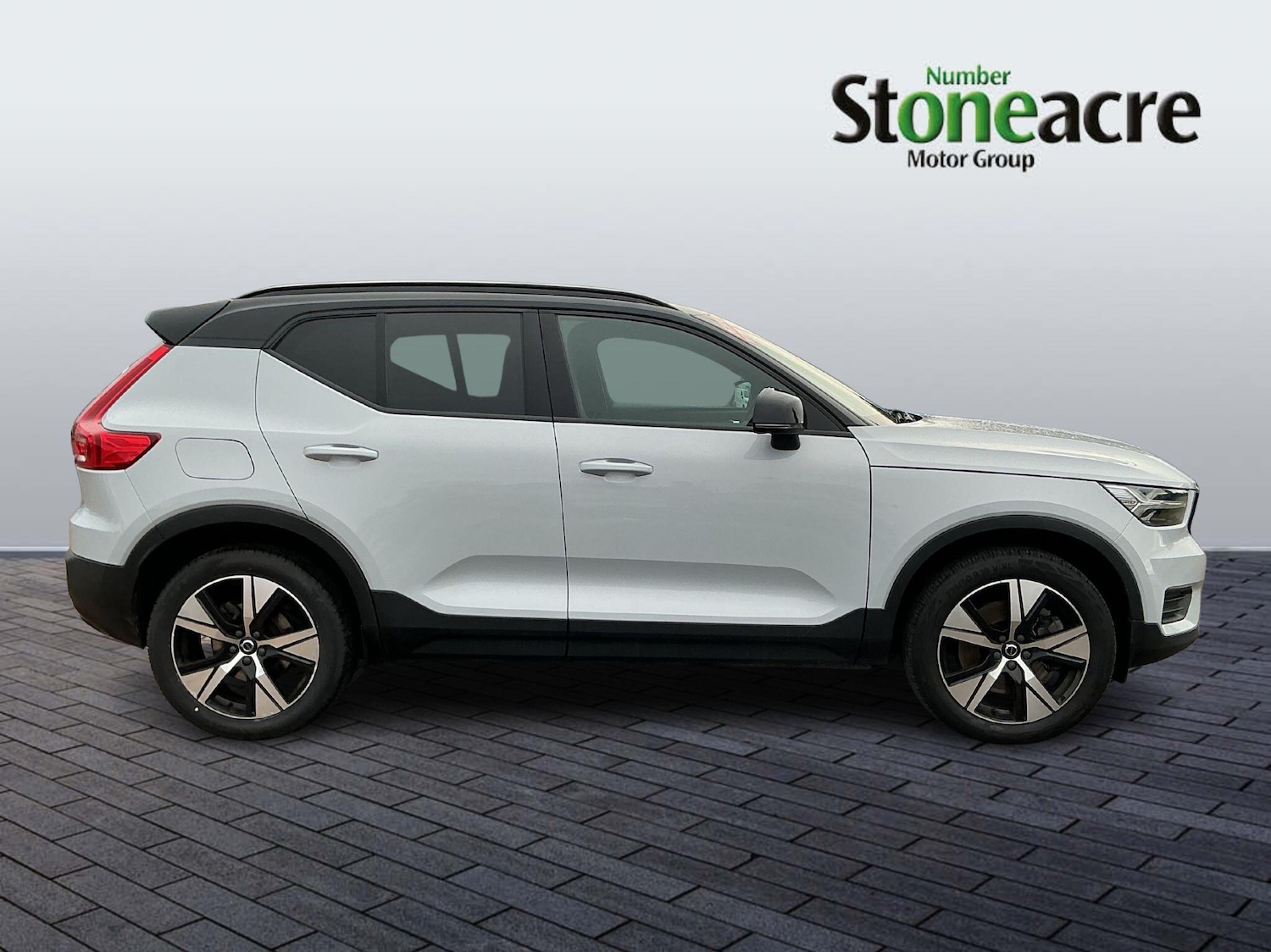 Used Volvo XC40 2021 for sale - 76671336: Photo 2