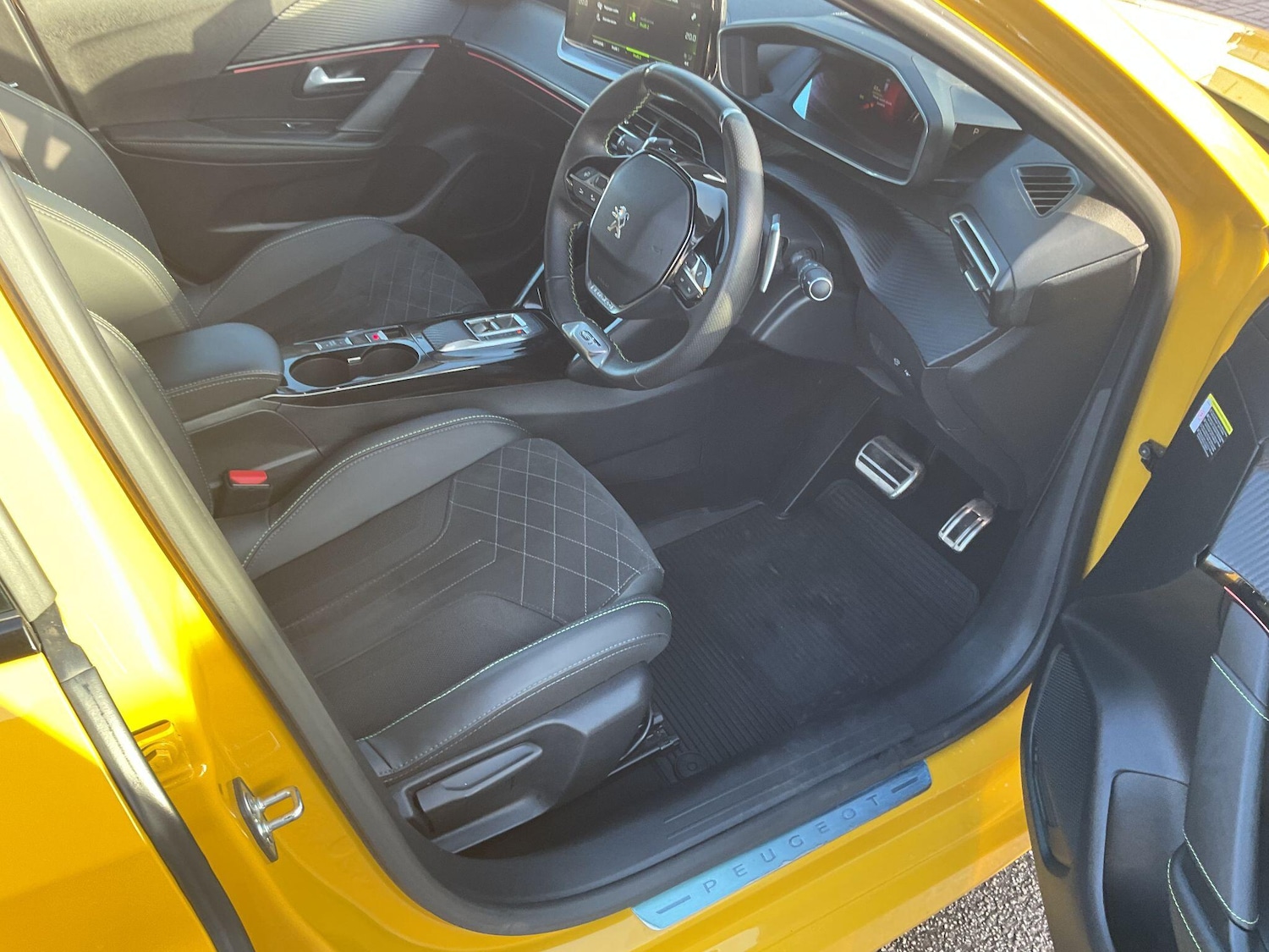 Used Peugeot 208 2023 for sale - 77387696: Photo 9