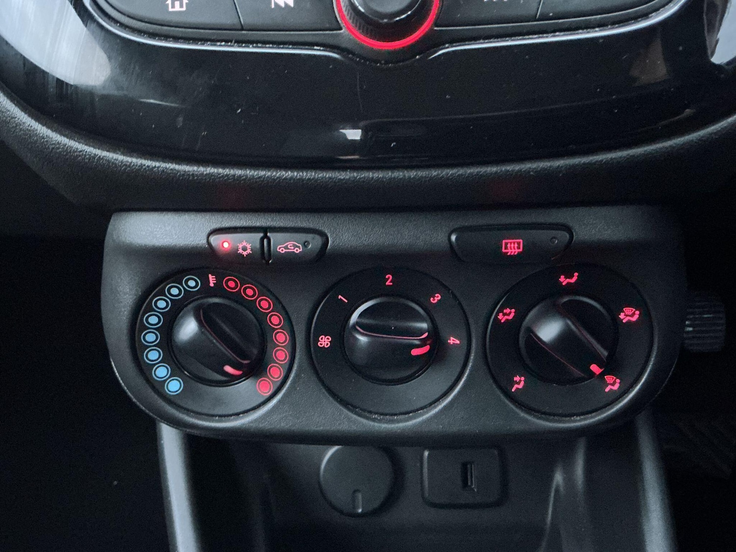 Used Vauxhall Corsa 2018 for sale - 76701303: Photo 18