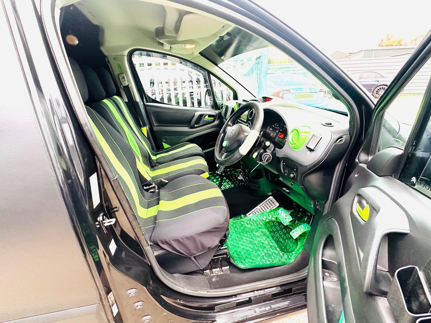 Used Citroen Berlingo 2015 for sale - 76976877: Photo 2