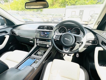 Used Jaguar F-Pace 2017 for sale - 79124527: Photo