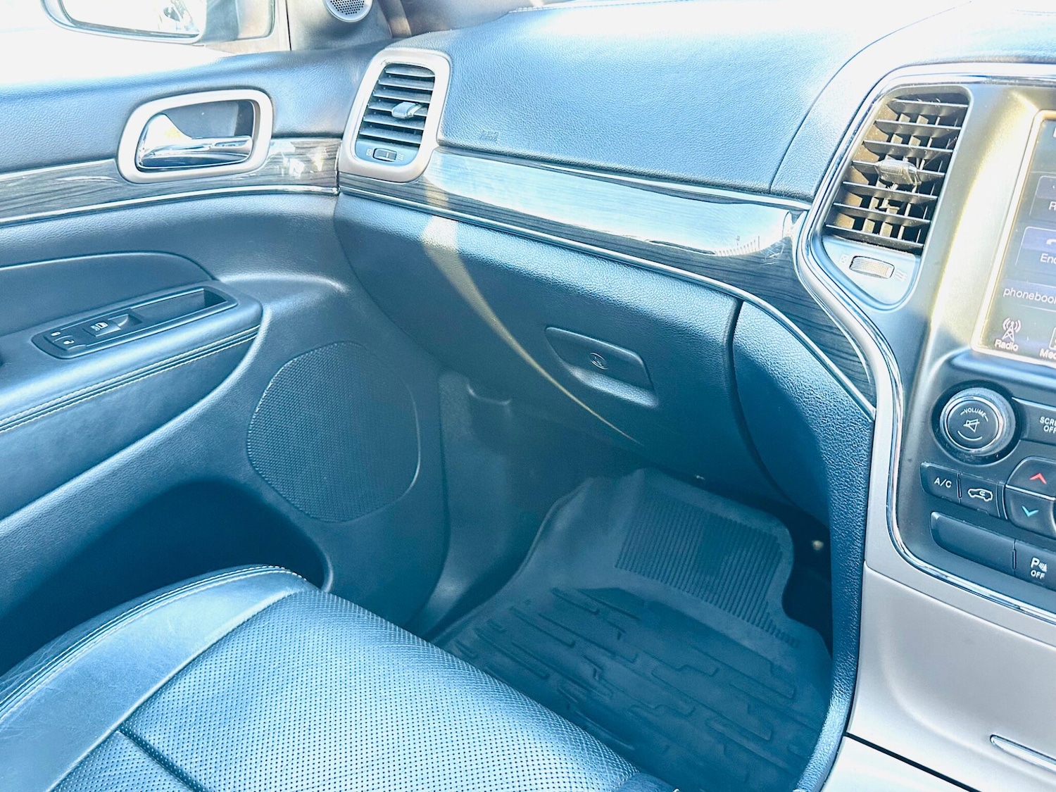 Used Jeep Grand Cherokee 2015 for sale - 77162984: Photo 60