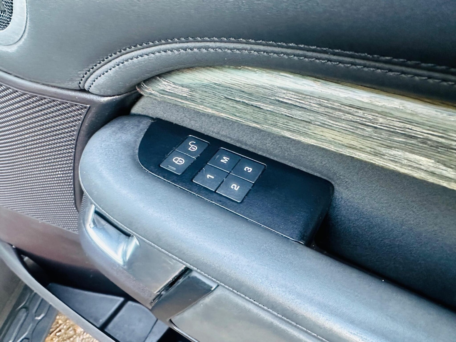 Used Land Rover Discovery 2018 for sale - 75414218: Photo 26