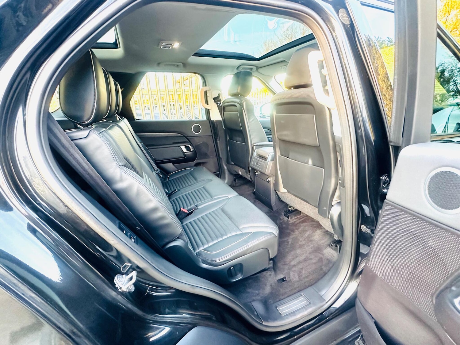 Used Land Rover Discovery 2018 for sale - 75414218: Photo 4