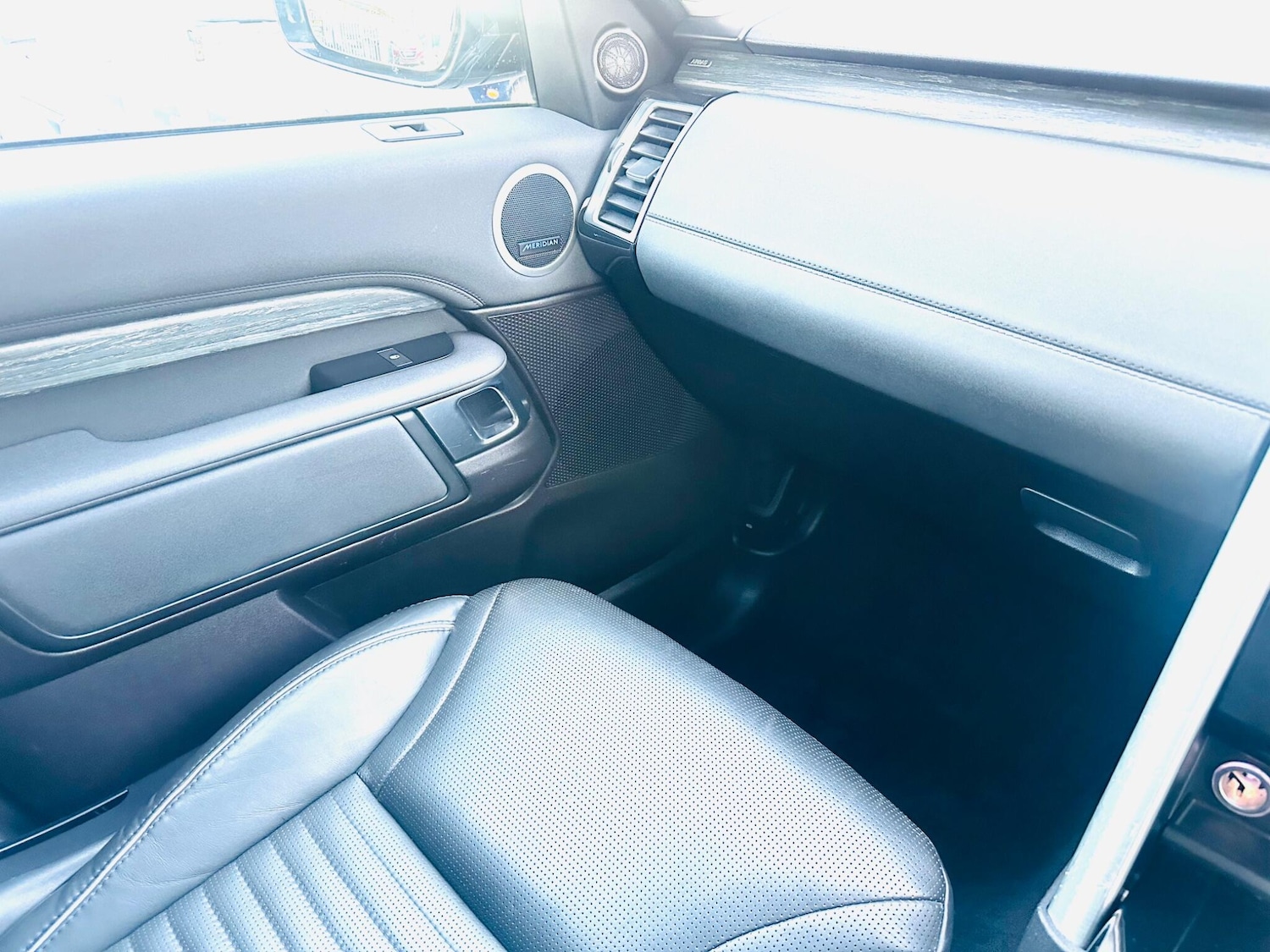 Used Land Rover Discovery 2018 for sale - 75414218: Photo 64