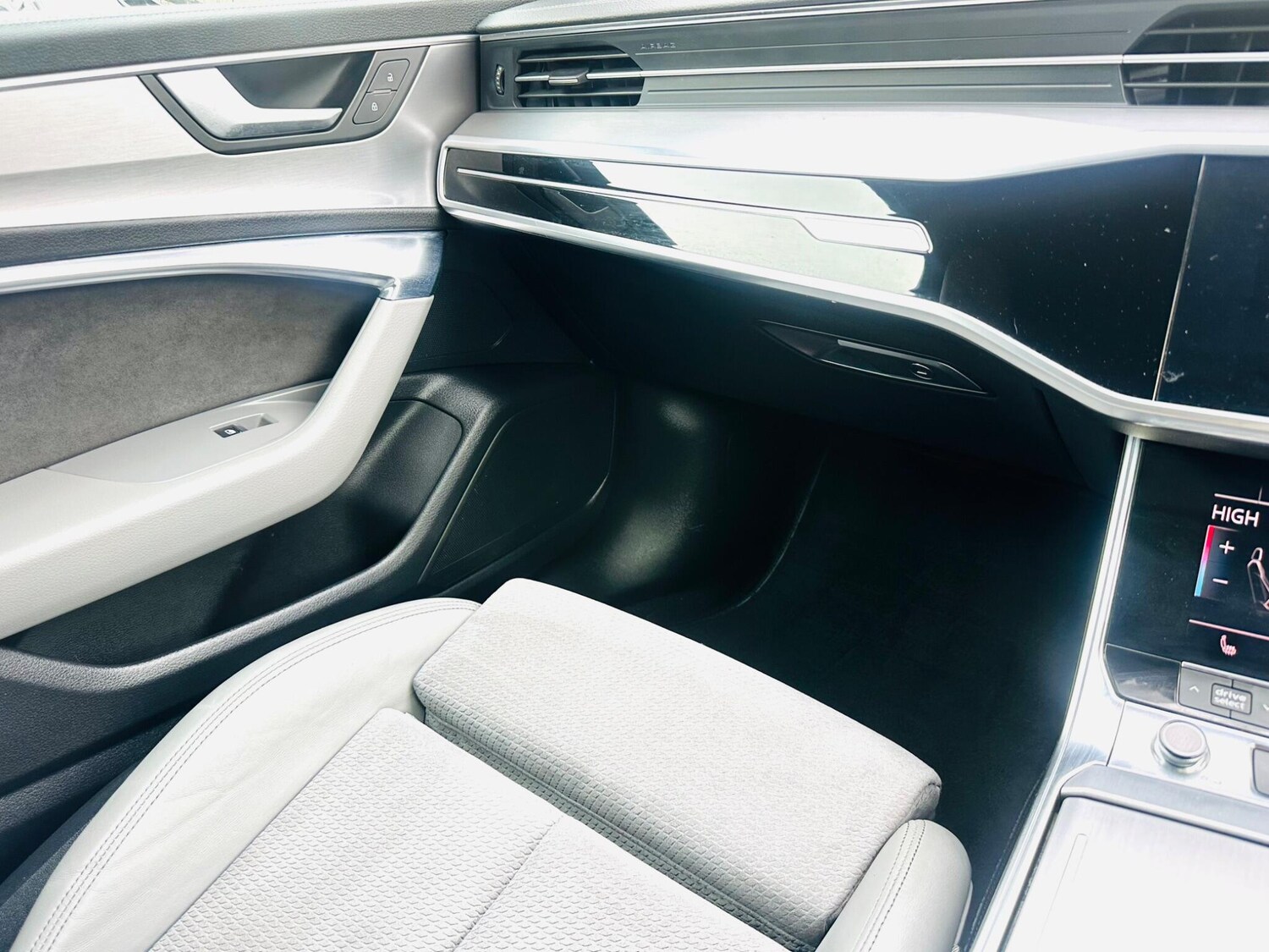 Used Audi A6 Avant 2019 for sale - 77611893: Photo 63