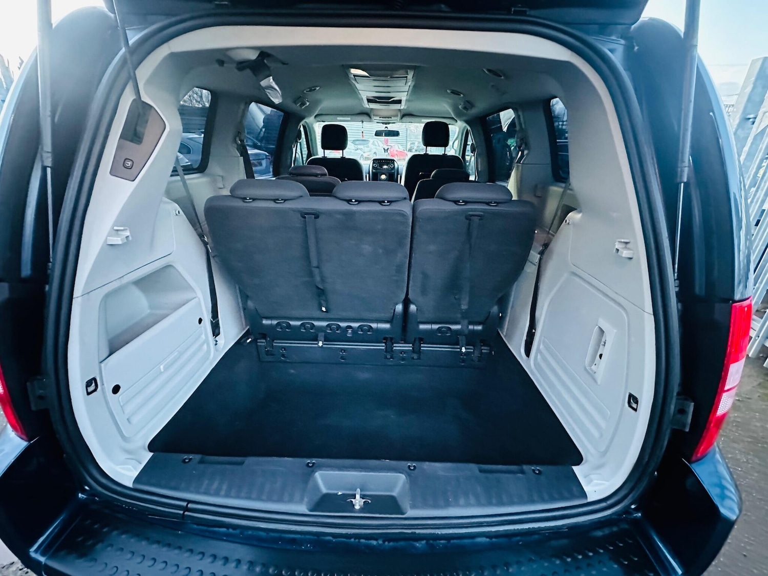 Used Chrysler Grand Voyager 2008 for sale - 76456782: Photo 37