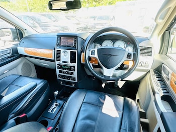 Used Chrysler Grand Voyager 2009 for sale - 74442215: Photo