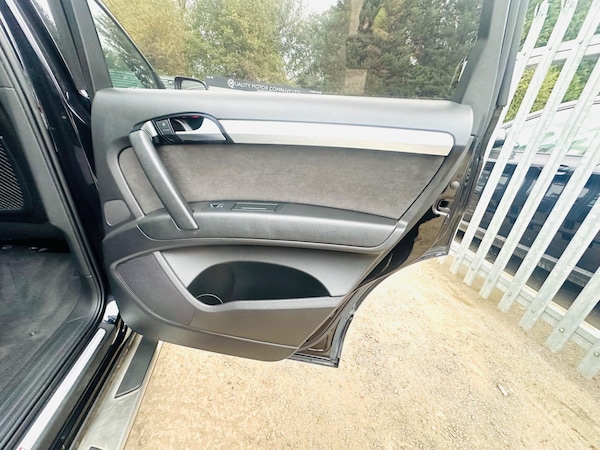 Used Audi Q7 2015 for sale - 75539903: Photo 76