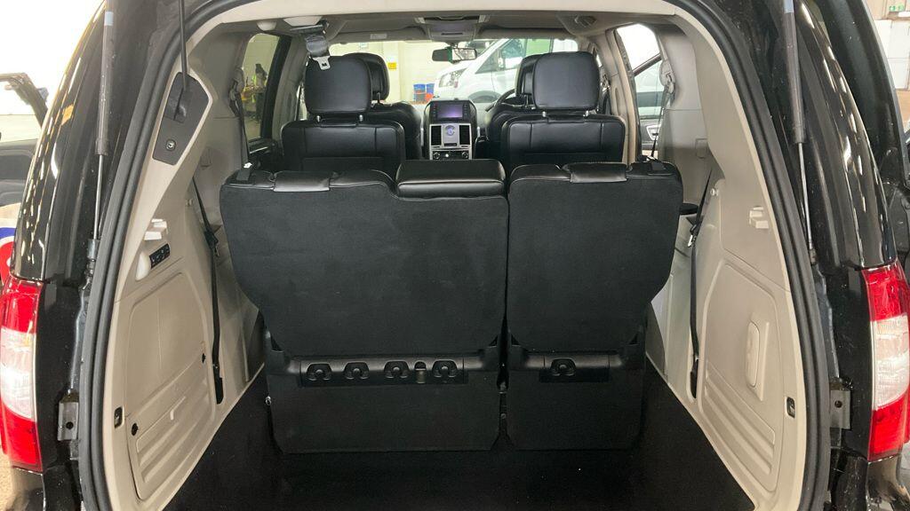 Used Chrysler Grand Voyager 2014 for sale - 76995734: Photo 12