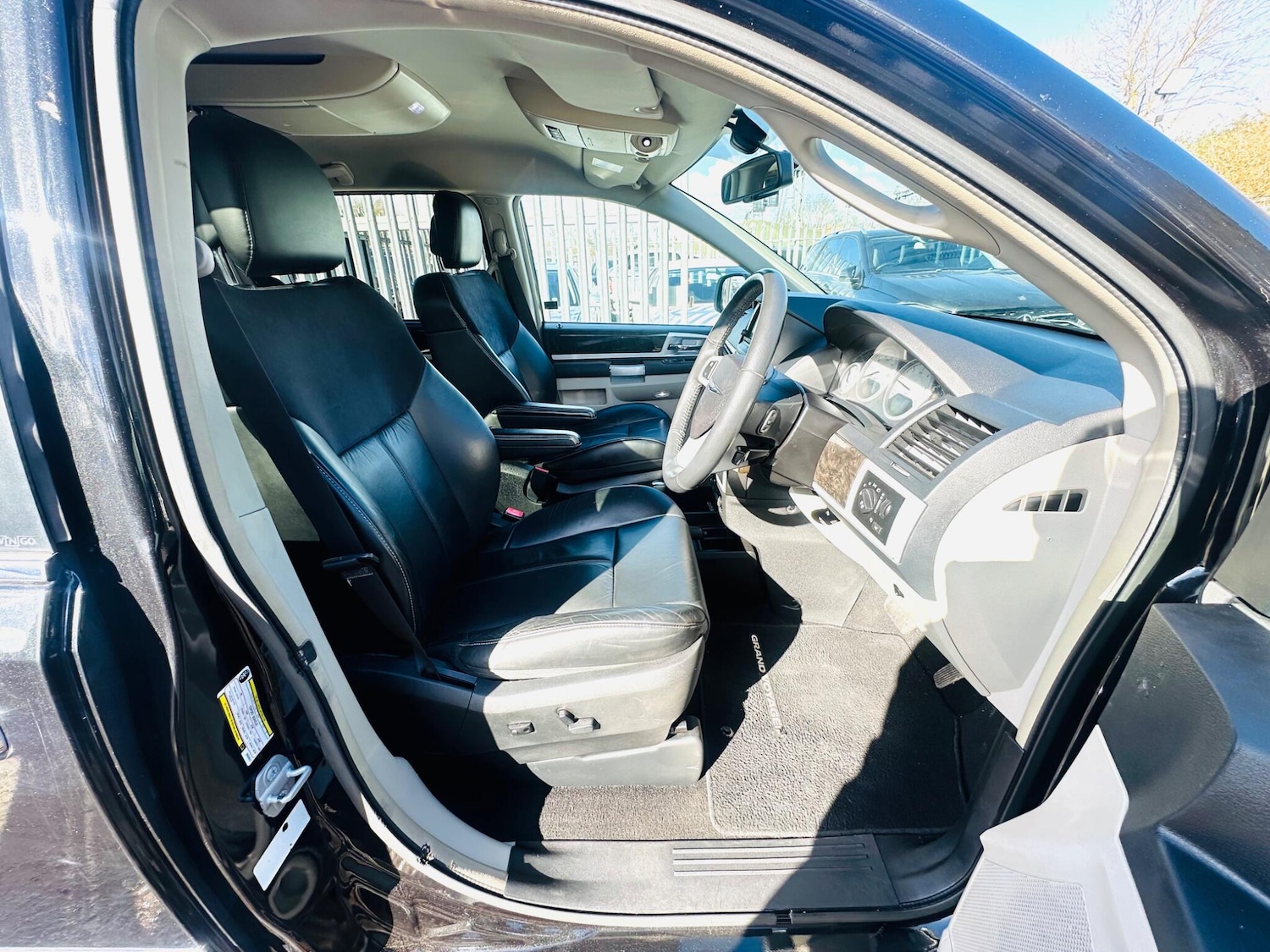 Used Chrysler Grand Voyager 2014 for sale - 76995734: Photo 16