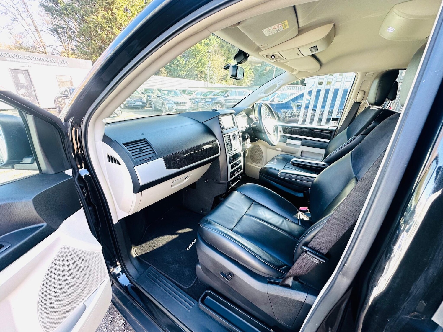 Used Chrysler Grand Voyager 2014 for sale - 76995734: Photo 47