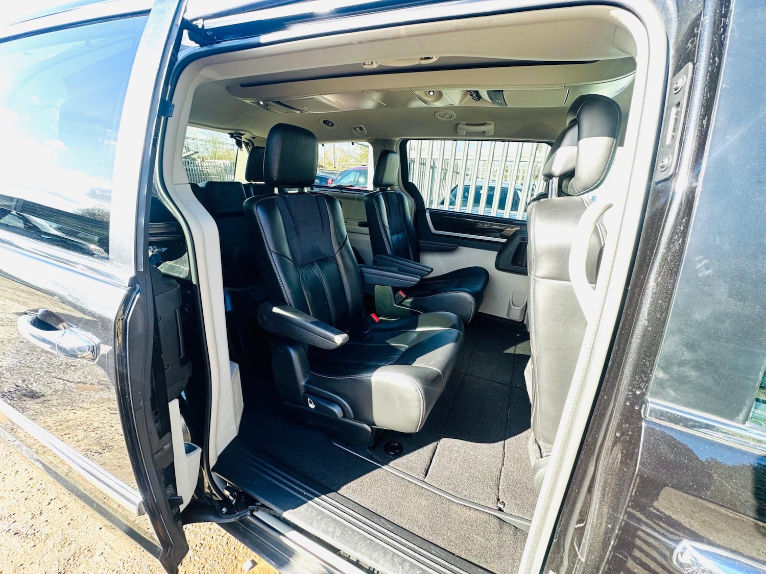 Used Chrysler Grand Voyager 2014 for sale - 76995734: Photo 48