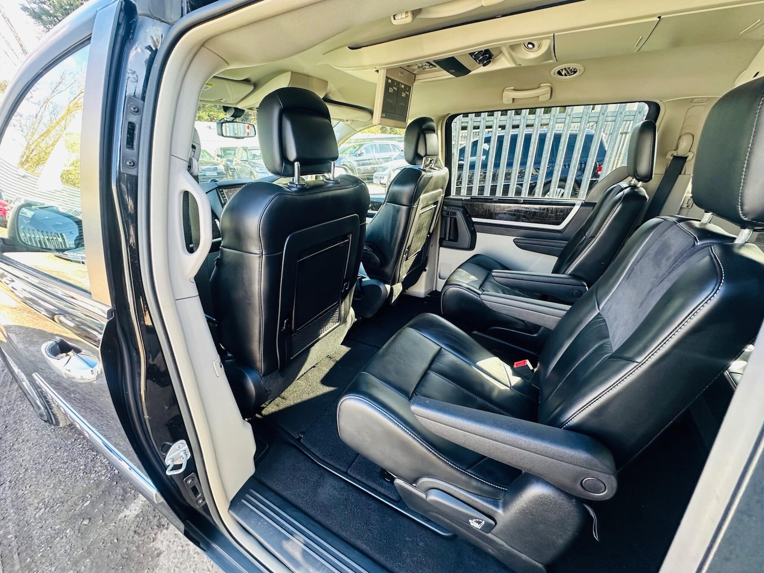 Used Chrysler Grand Voyager 2014 for sale - 76995734: Photo 53