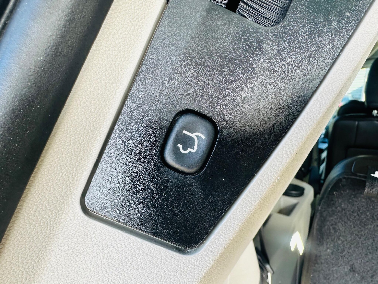 Used Chrysler Grand Voyager 2014 for sale - 76995734: Photo 60