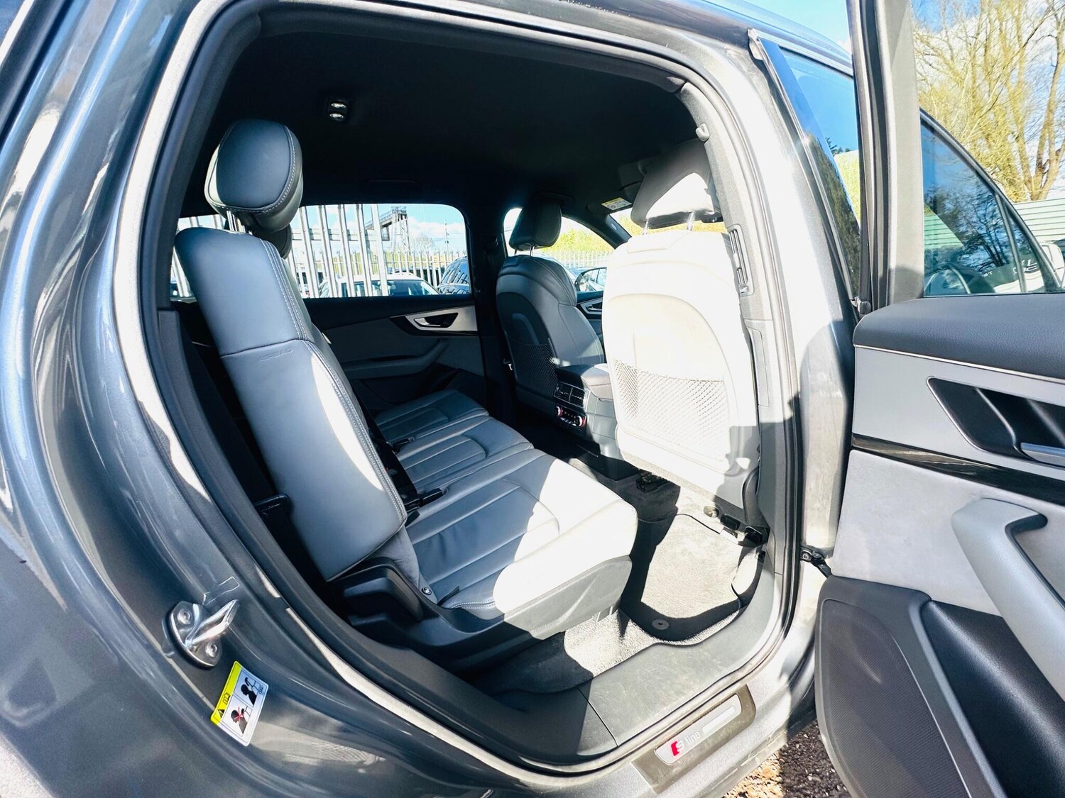 Used Audi Q7 2015 for sale - 77611800: Photo 79