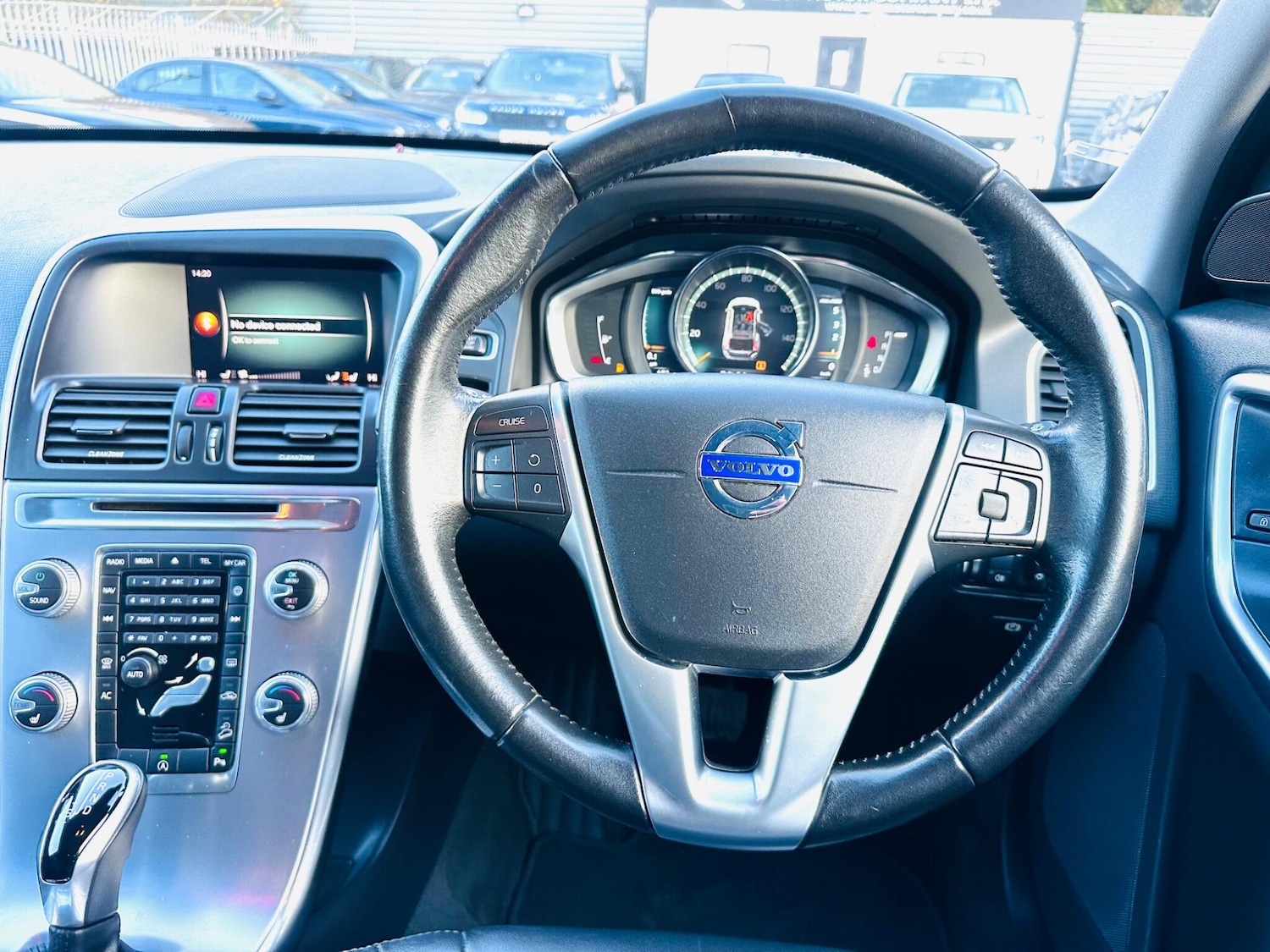 Used Volvo XC60 2017 for sale - 76995325: Photo 25