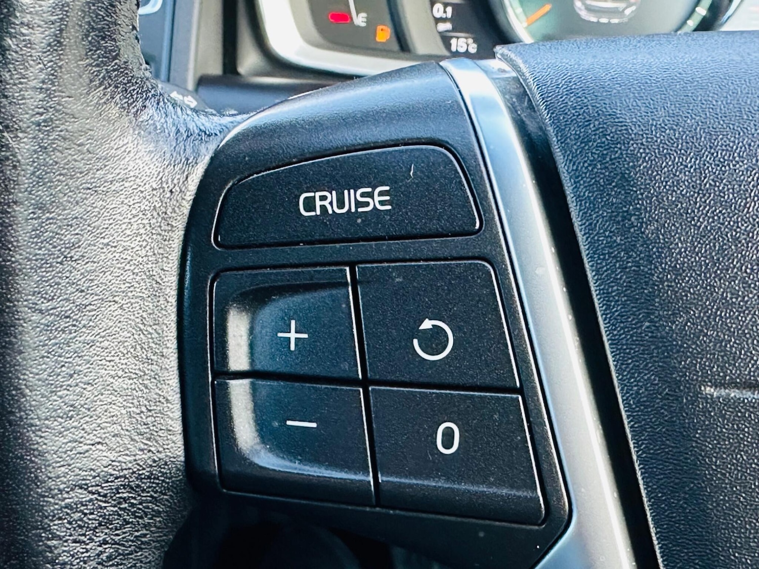 Used Volvo XC60 2017 for sale - 76995325: Photo 27