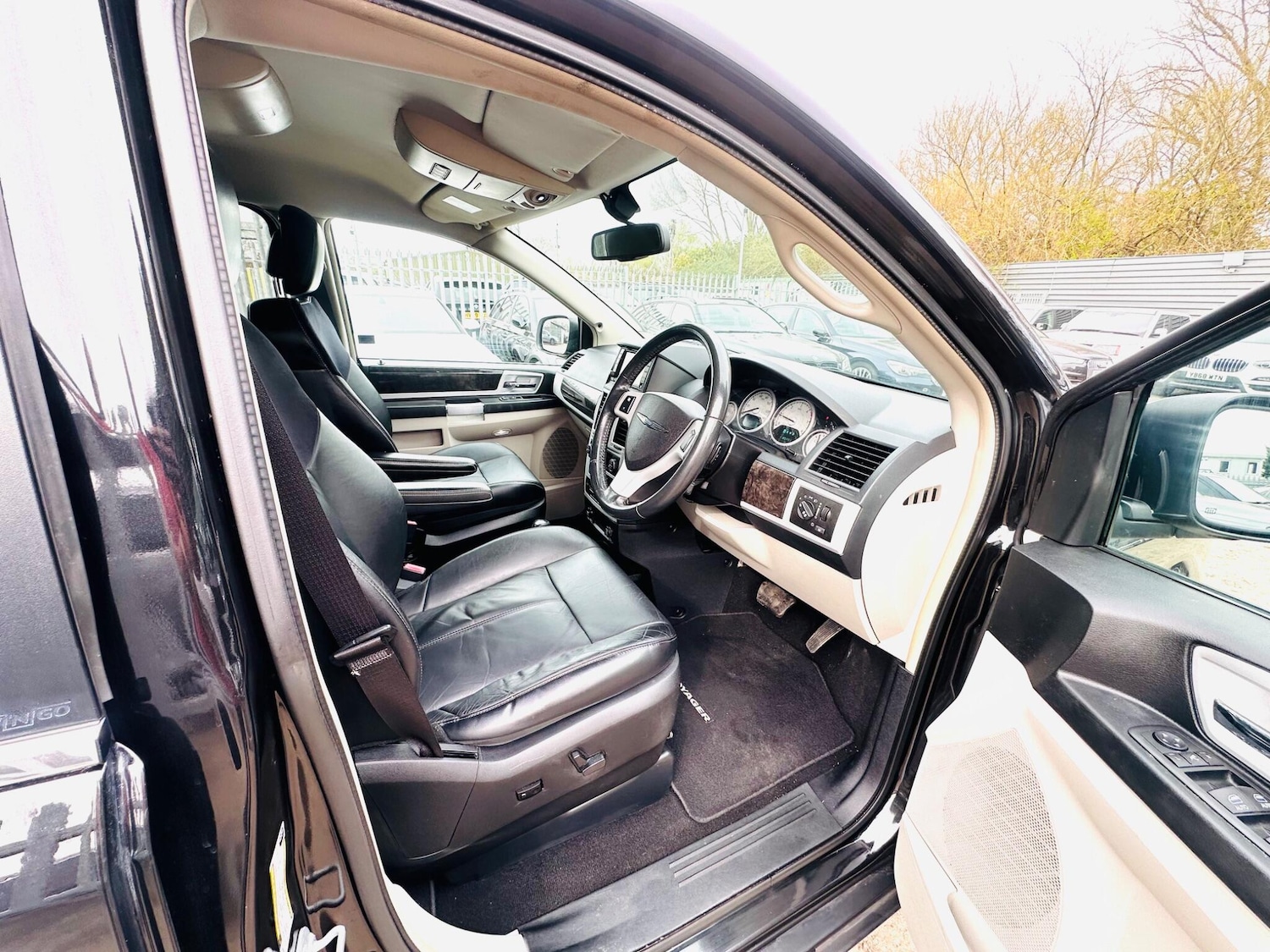 Used Chrysler Grand Voyager 2013 for sale - 77155540: Photo 16