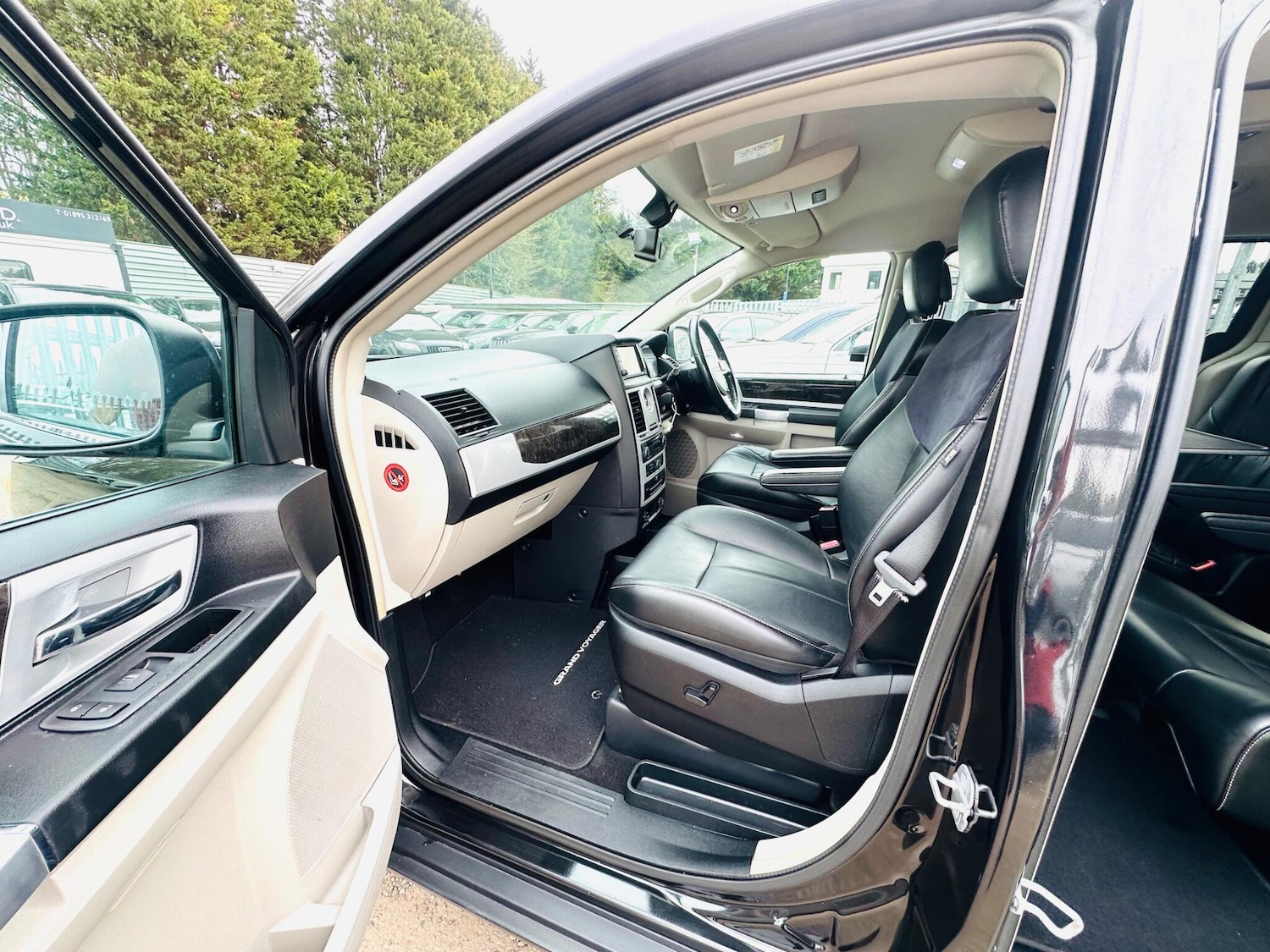 Used Chrysler Grand Voyager 2013 for sale - 77155540: Photo 48