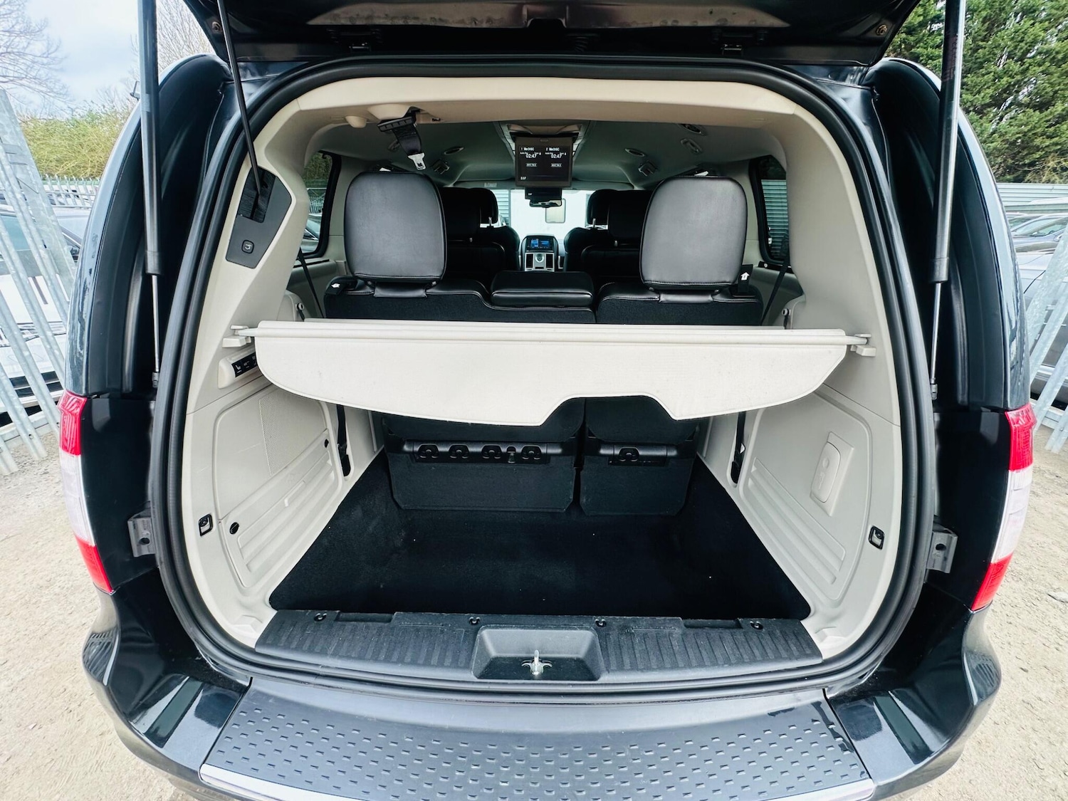 Used Chrysler Grand Voyager 2013 for sale - 77155540: Photo 62