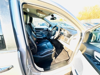 Used Chrysler Grand Voyager 2013 for sale - 79124520: Photo