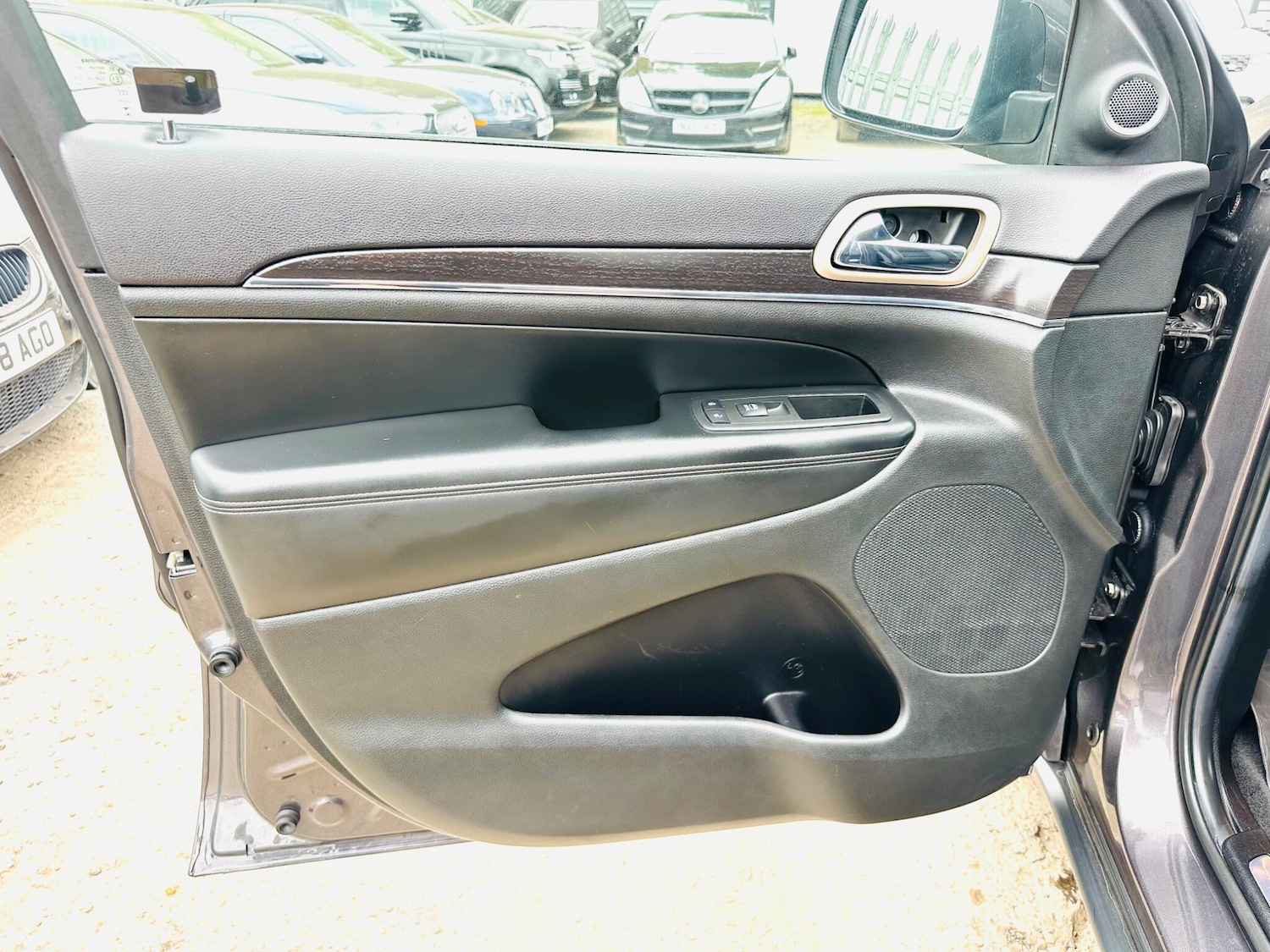 Used Jeep Grand Cherokee 2014 for sale - 75940641: Photo 62