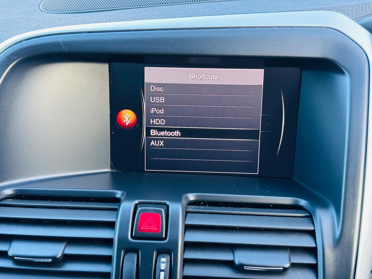 Used Volvo XC60 2017 for sale - 76247337: Photo 31