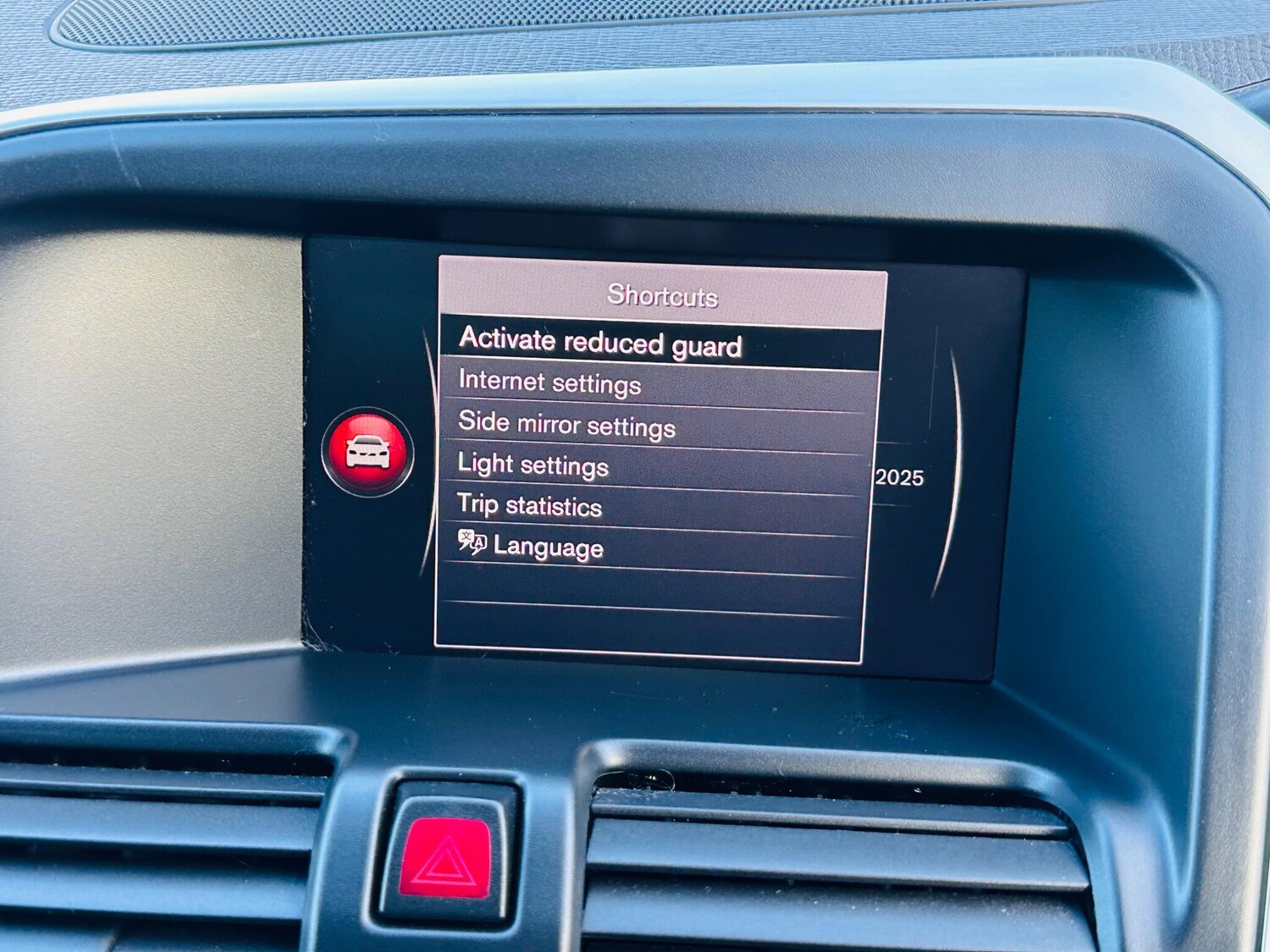 Used Volvo XC60 2017 for sale - 76247337: Photo 35