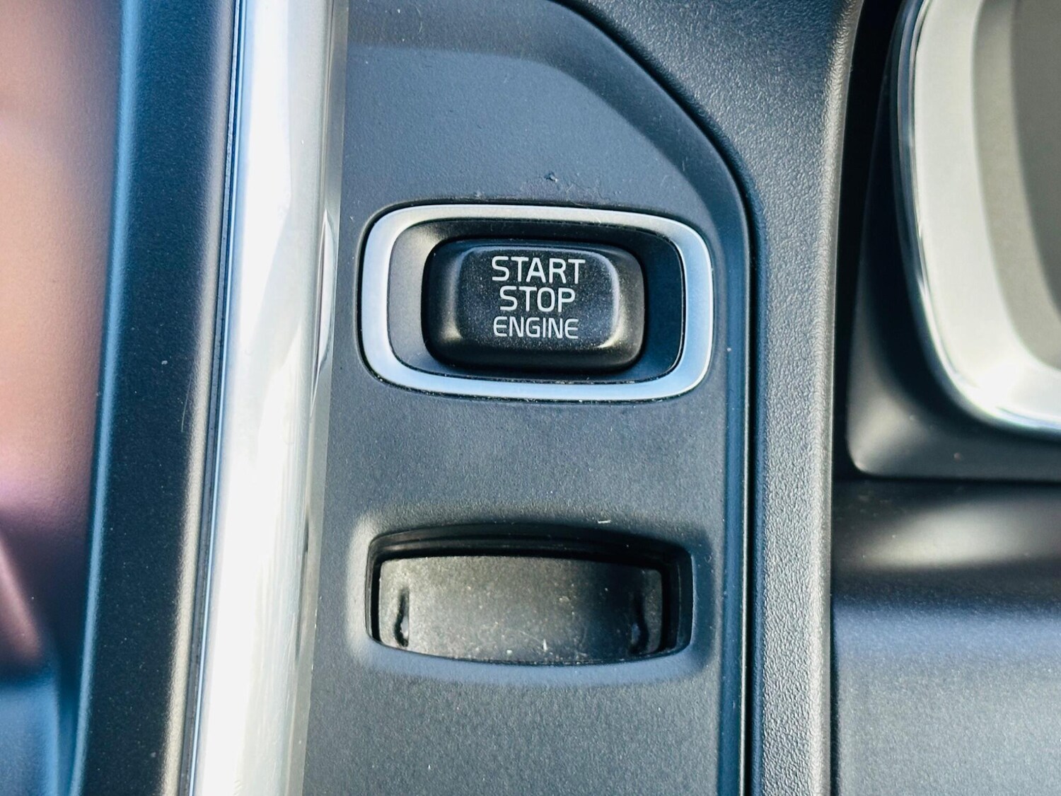 Used Volvo XC60 2017 for sale - 76247337: Photo 39