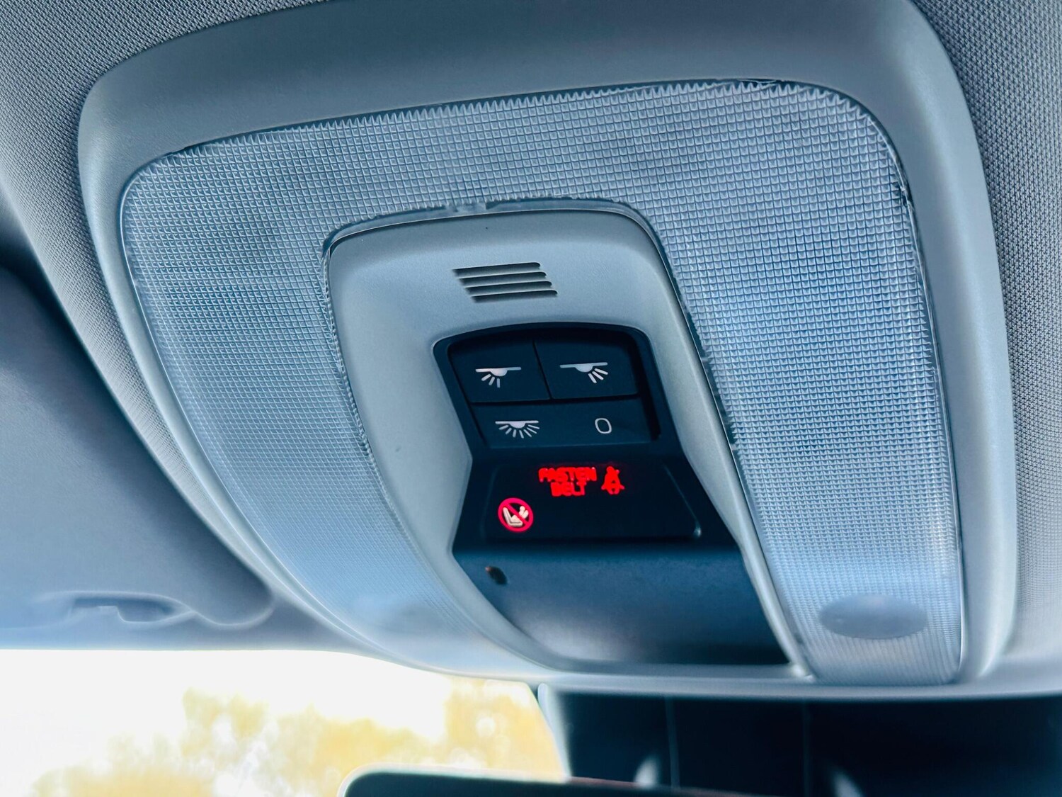 Used Volvo XC60 2017 for sale - 76247337: Photo 41