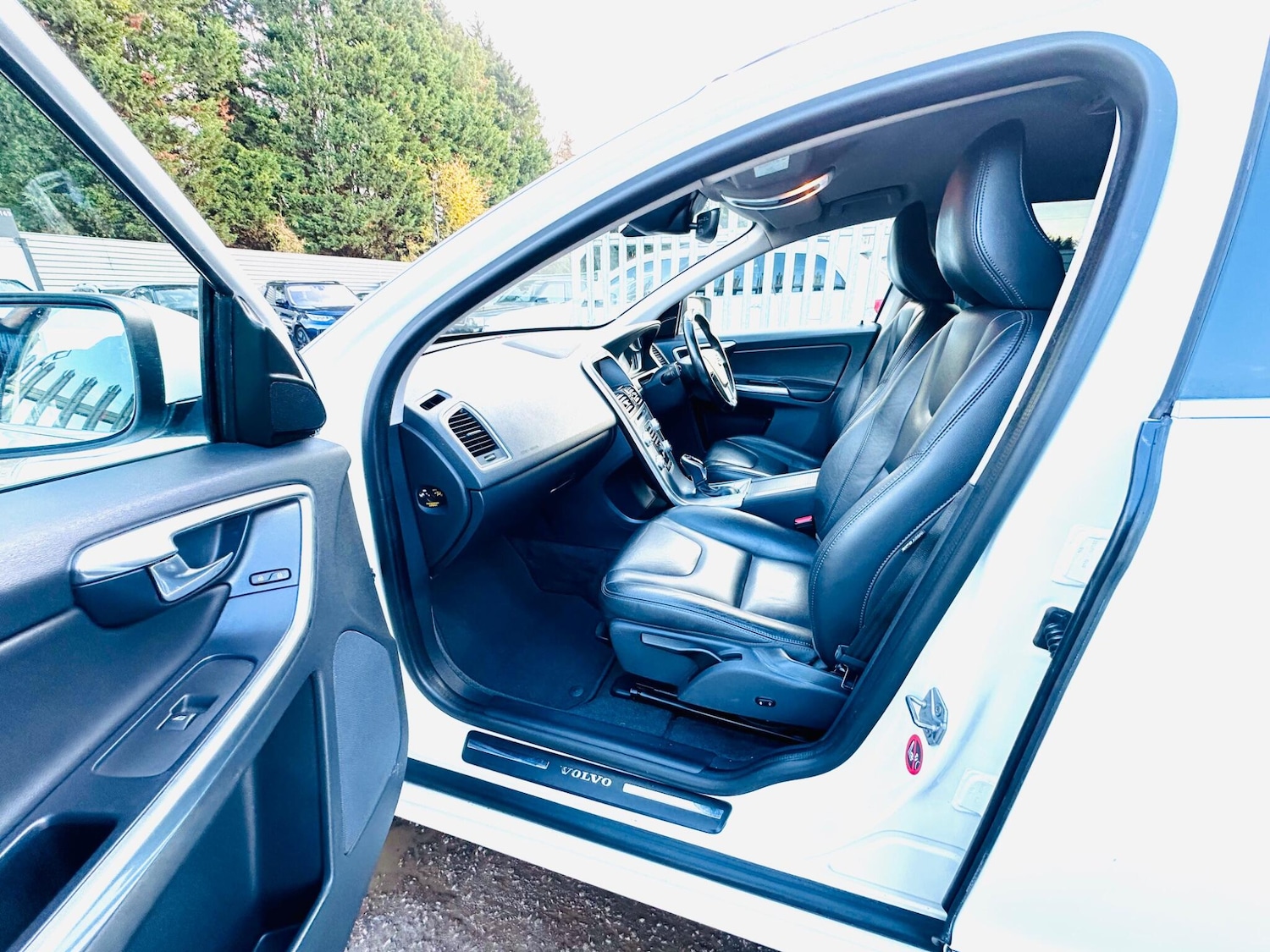 Used Volvo XC60 2017 for sale - 76247337: Photo 45