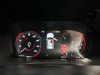 Used Volvo XC60 2018 for sale - 78471521: Photo