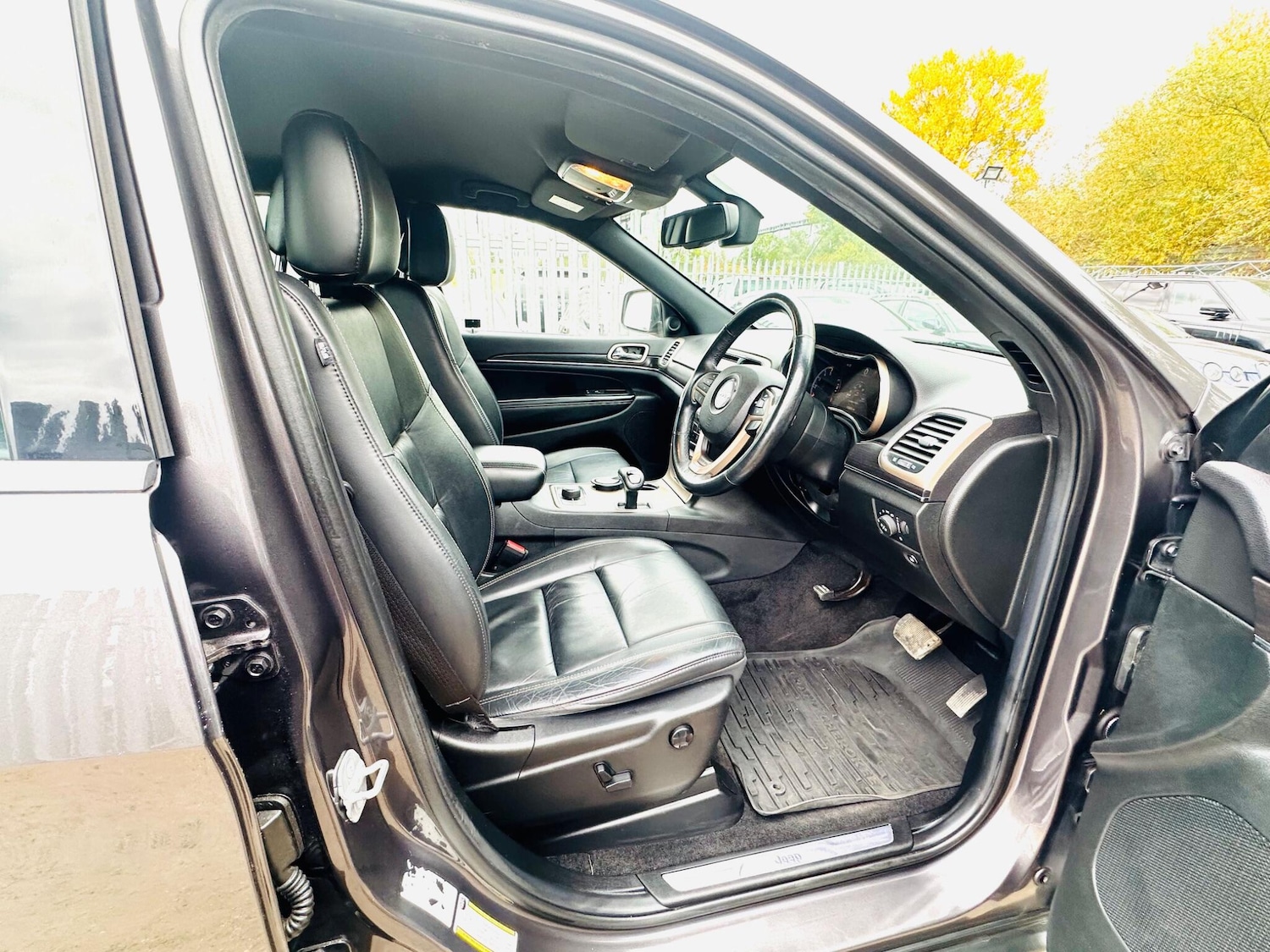 Used Jeep Grand Cherokee for sale - 76993624: Photo 2