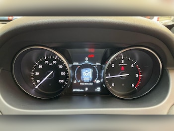 Used Land Rover Discovery Sport 2018 for sale - 79034280: Photo