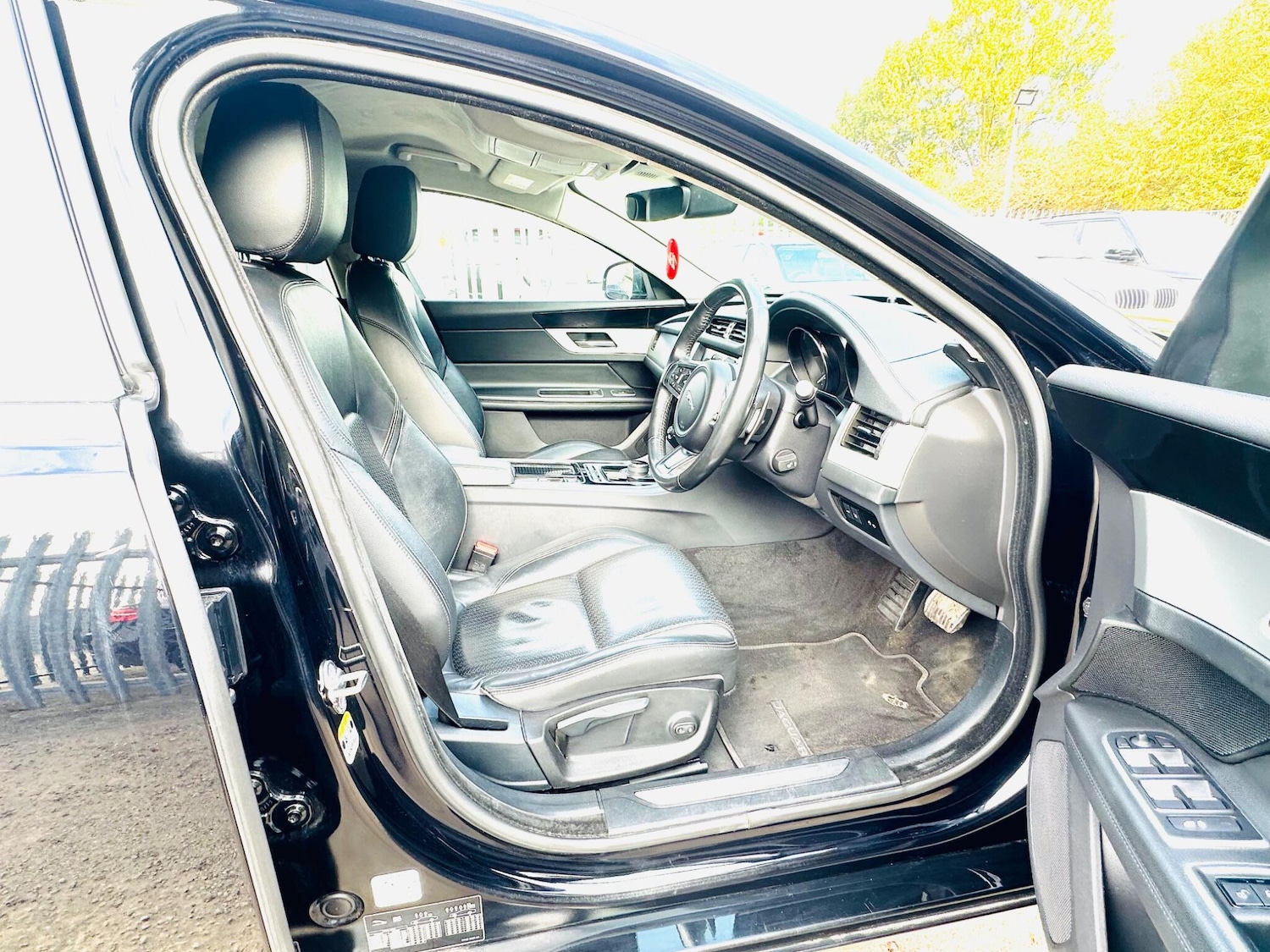 Used Jaguar XF 2019 for sale - 75949171: Photo 2