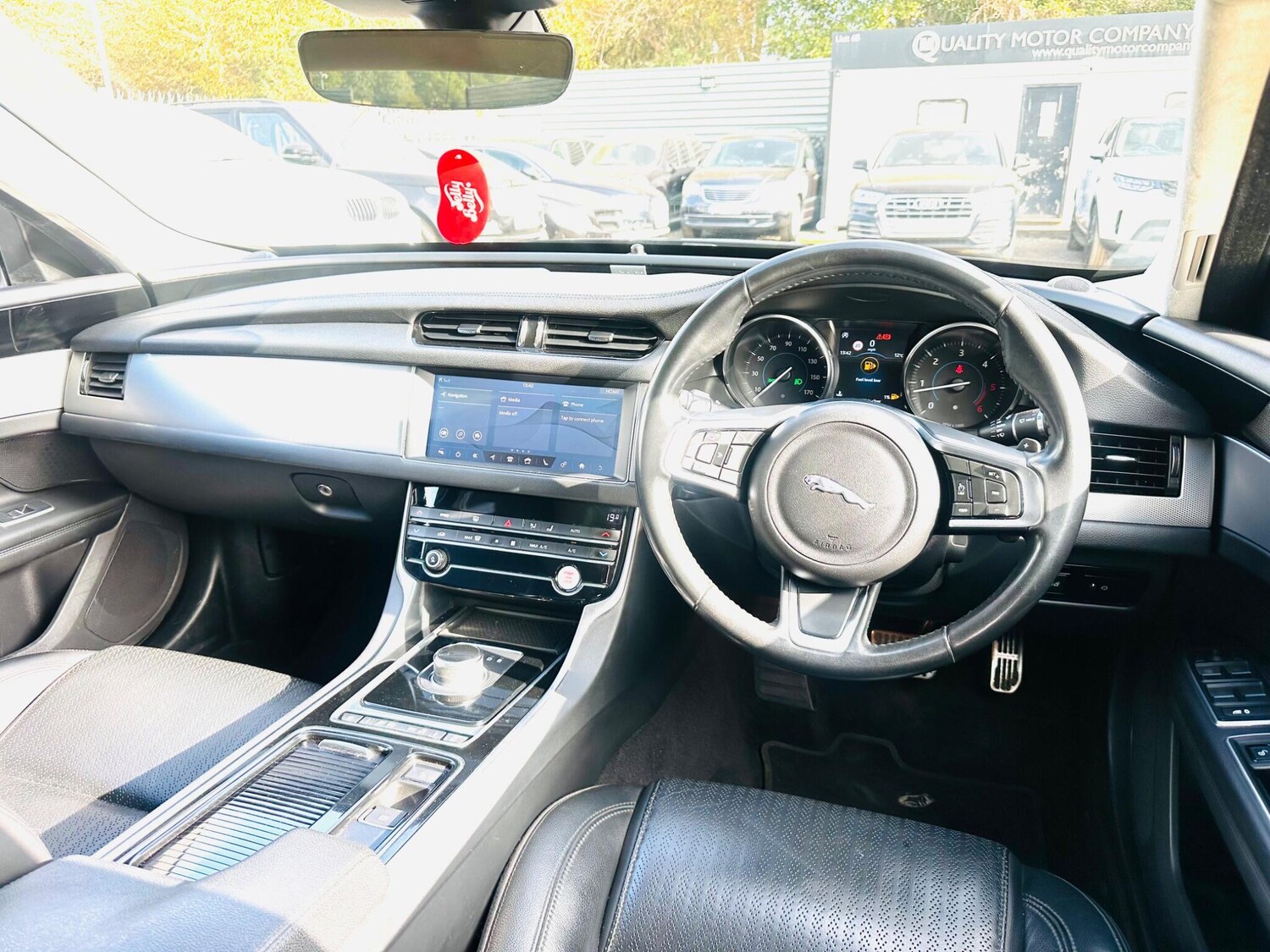 Used Jaguar XF 2019 for sale - 75949171: Photo 24