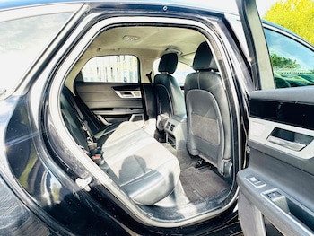 Used Jaguar XF 2019 for sale - 75949171: Photo